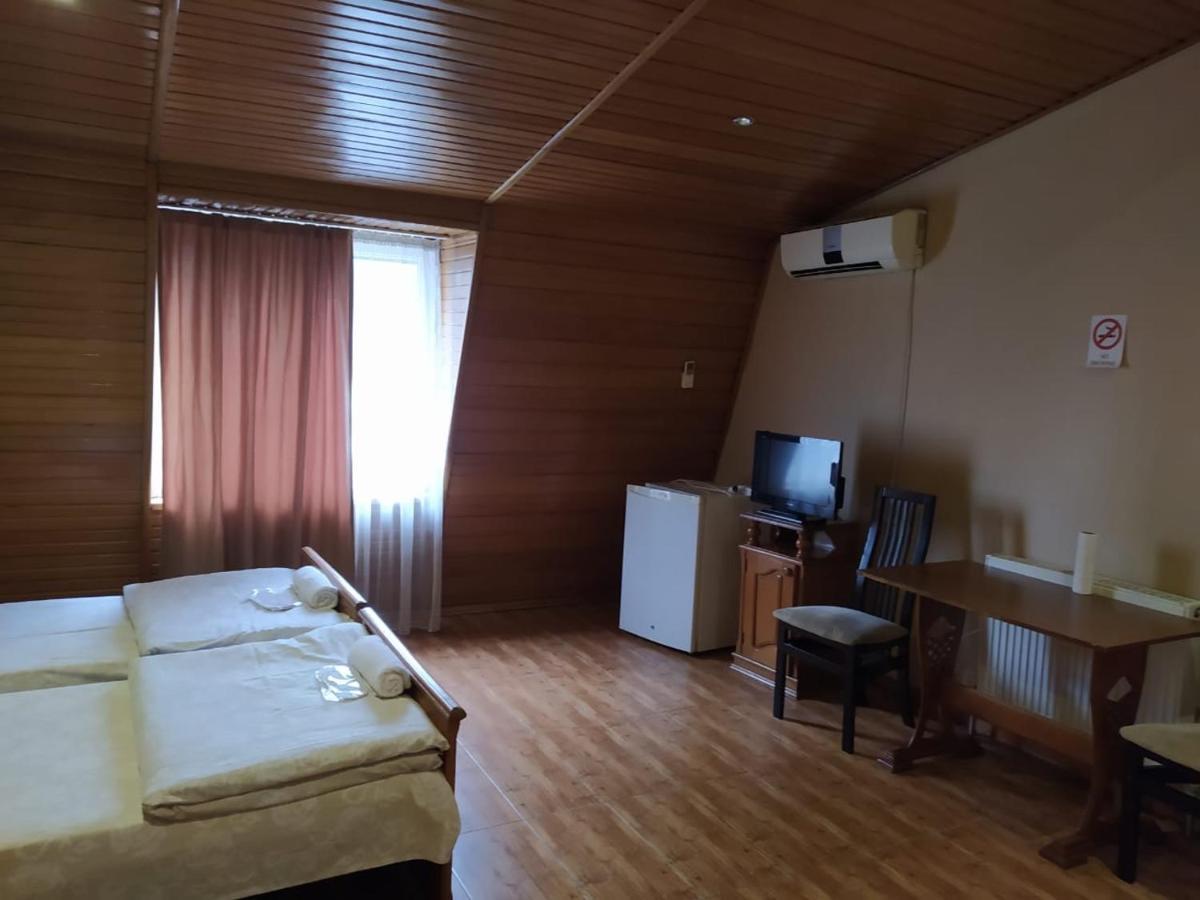 Hotel Ni&La Батумі Екстер'єр фото