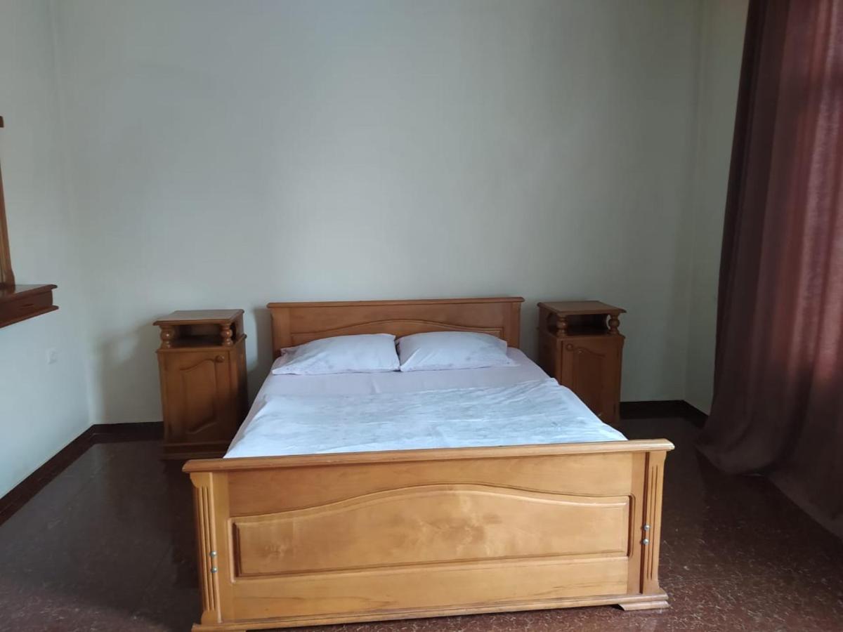 Hotel Ni&La Батумі Екстер'єр фото